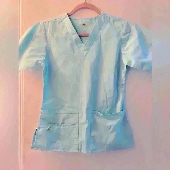 Wonder Wink Scrub Top - Picture 1 of 5